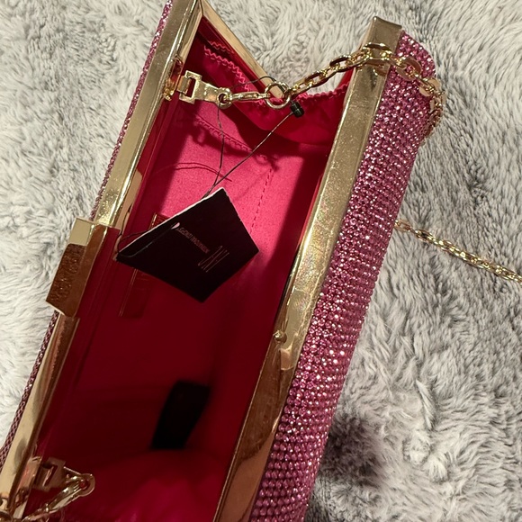 Pink and sparkly - Picture 2 of 3